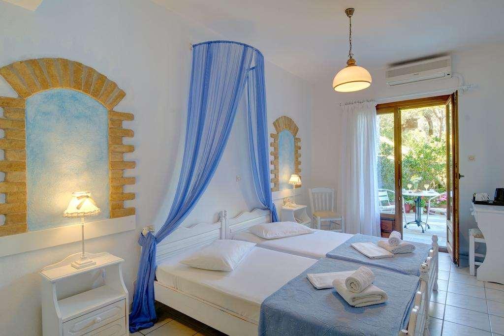 Hotel Agnadi - Horefto الغرفة الصورة